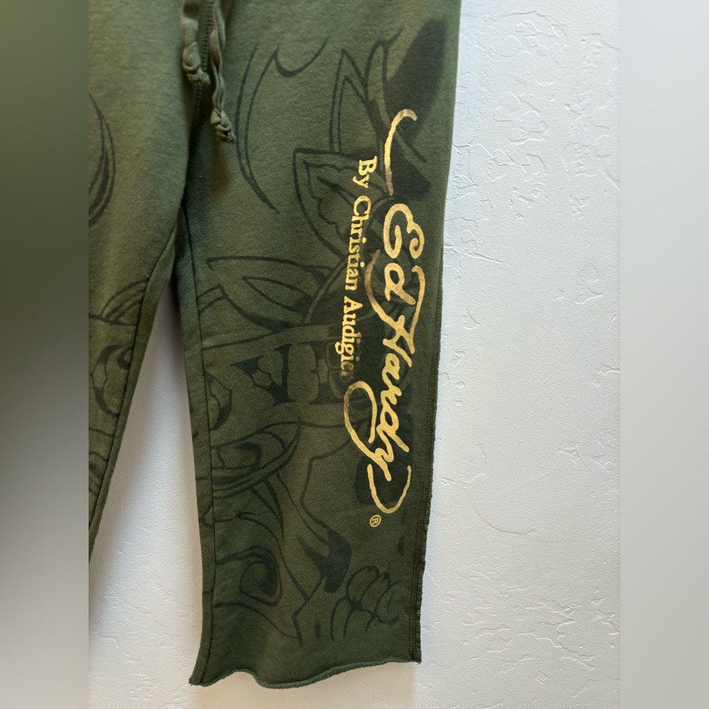 Ed Hardy Olive Green Graphic Capri Sweatpants with Tattoo Print - Picture 3 of 10